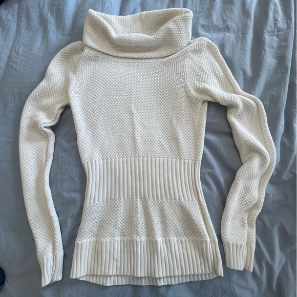 Waffle Knit Cinch Waist White Turtleneck Sweater. - Picture 3 of 5